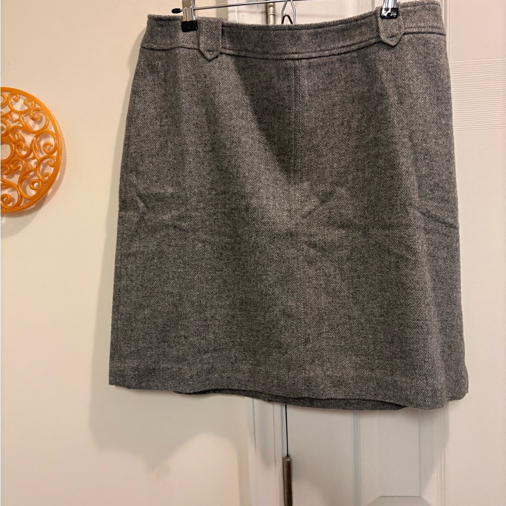 NWT TALBOTS Size 14 Gray Women's Skirt Excellent quality lined Save$$ - Picture 2 of 7